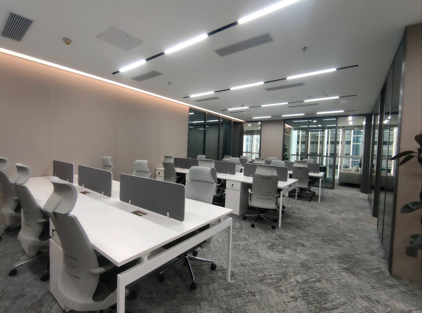 先健科技大厦 335㎡ 豪装 高层办公室出租实景图
