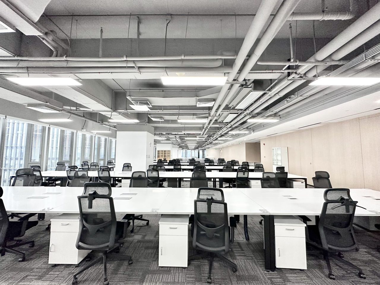 3115㎡精装办公室 前海科兴科学园(正中华丽中心)·近碧海湾站·中层