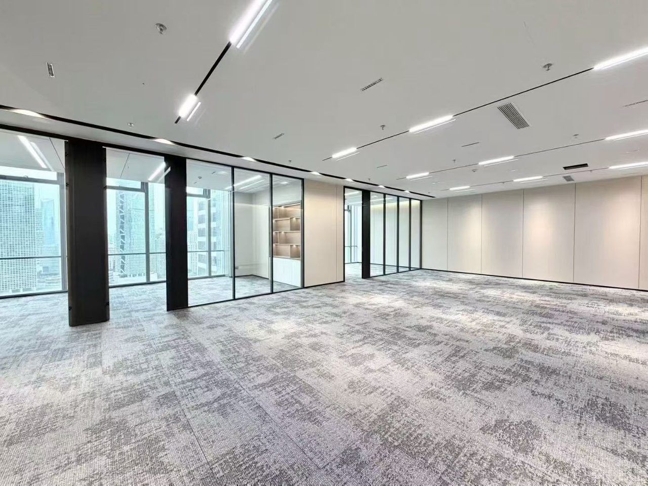 航天科技广场326㎡精装办公室出租,中层北向采光好实景图