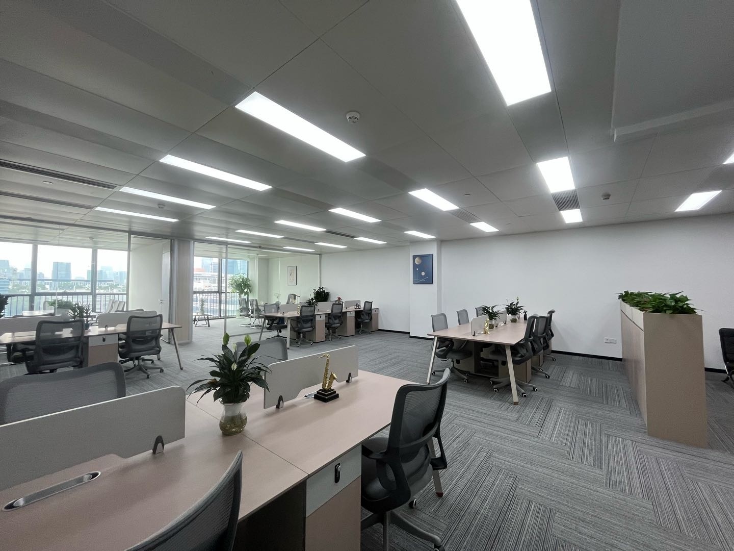 源政创业大厦 352㎡ 精装 中层办公室出租