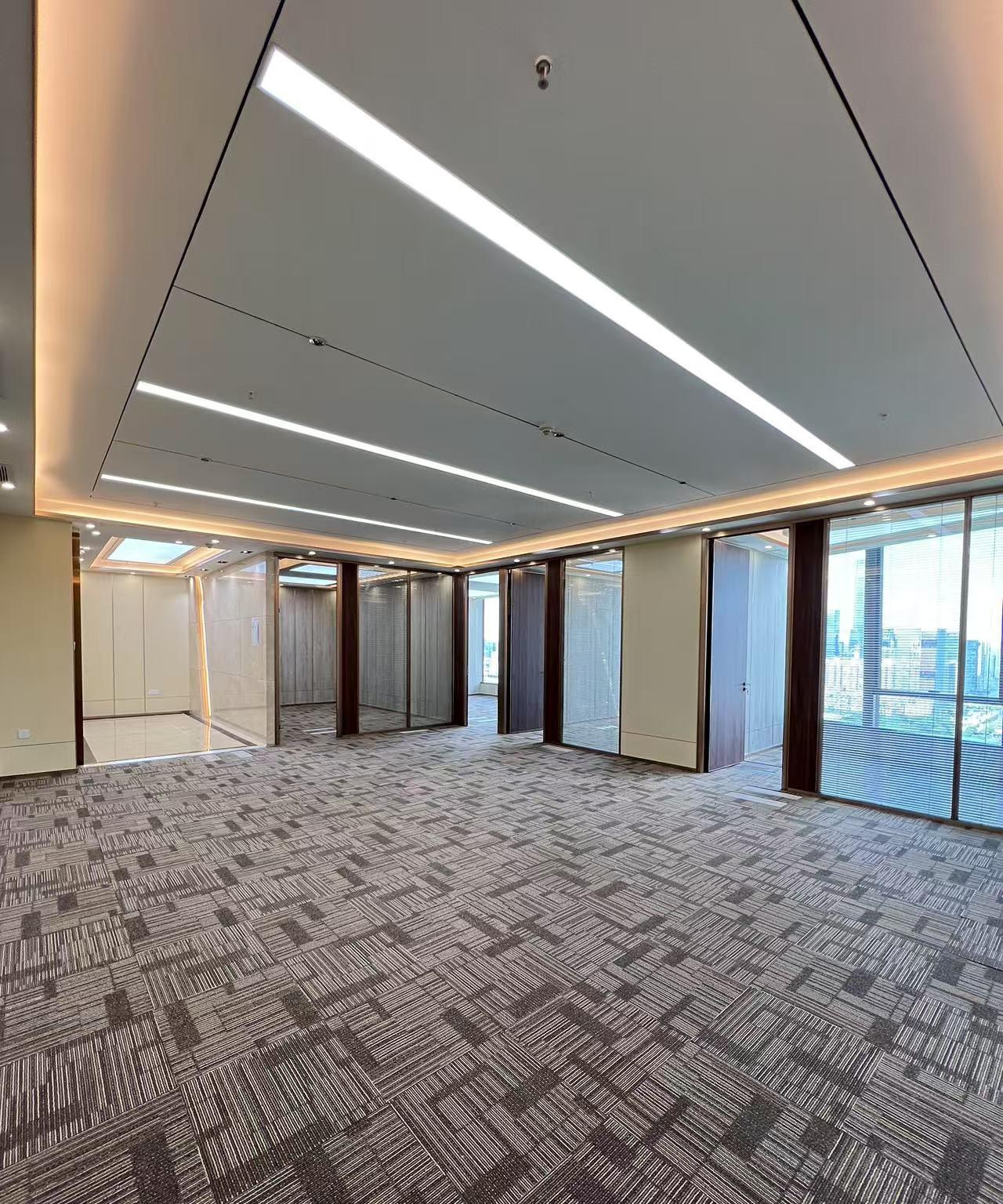 世纪汇广场(深南中路店) 320㎡ 精装 中楼层办公室出租实景图