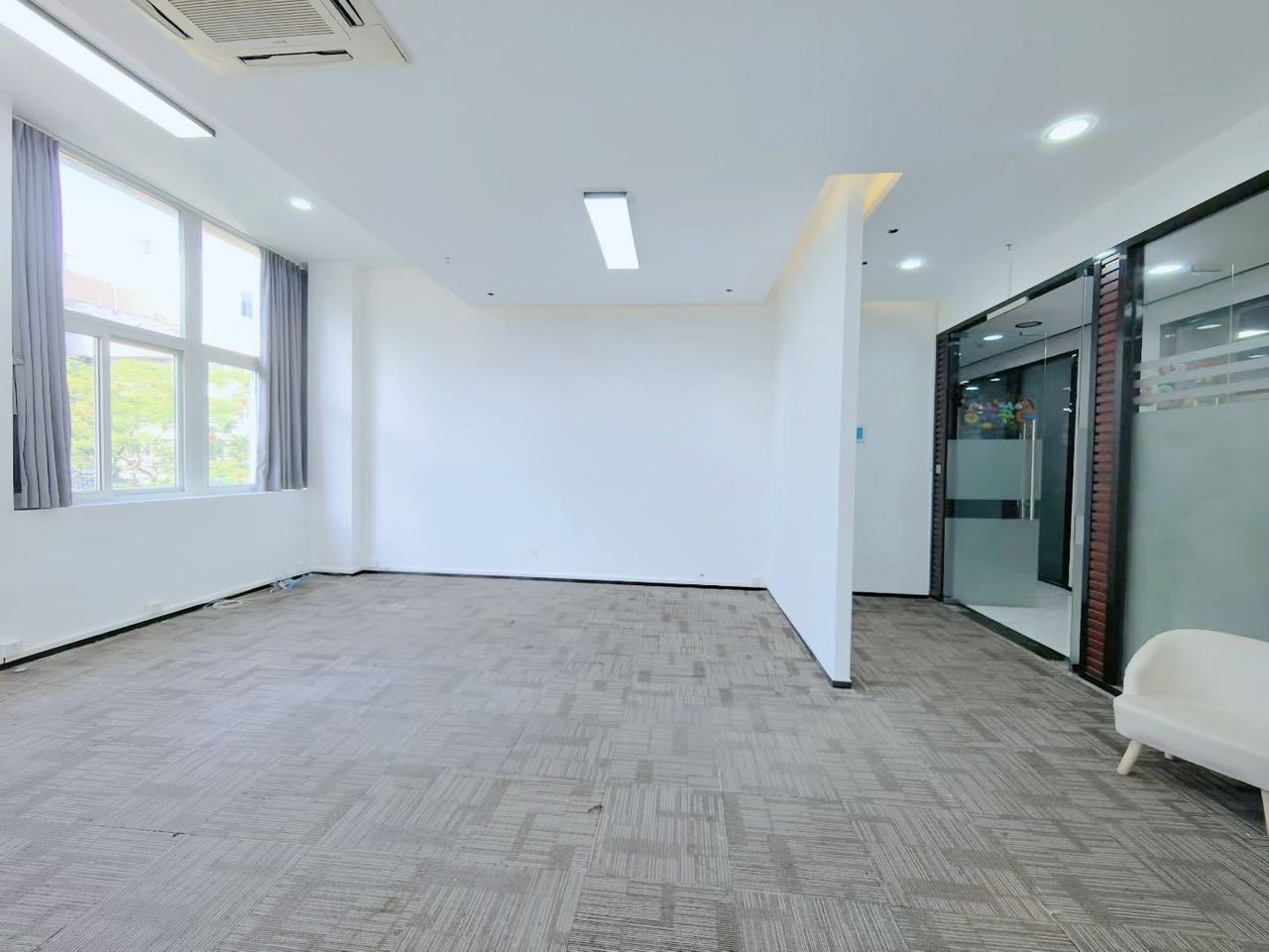 园西工业区119㎡精装办公室出租,低层北向采光好