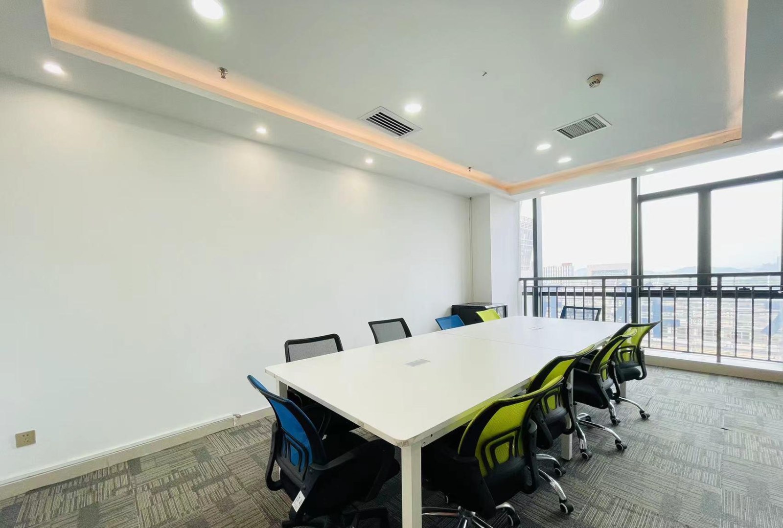 田厦金牛广场 200㎡ 精装 中楼层办公室出租