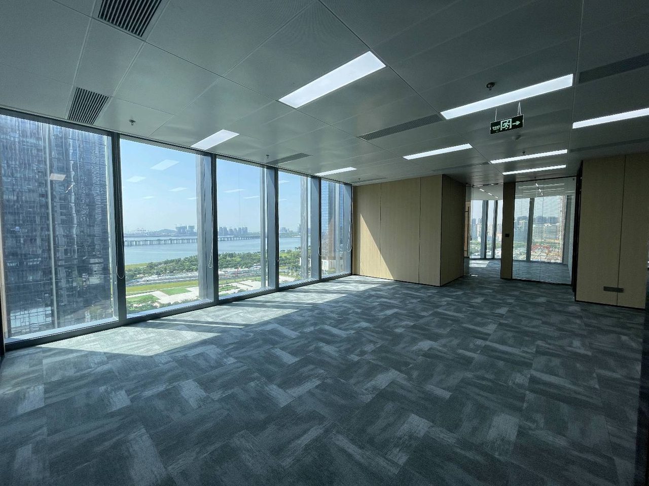 325㎡精装办公室 前海鸿荣源中心·近桂湾站·中层实景图