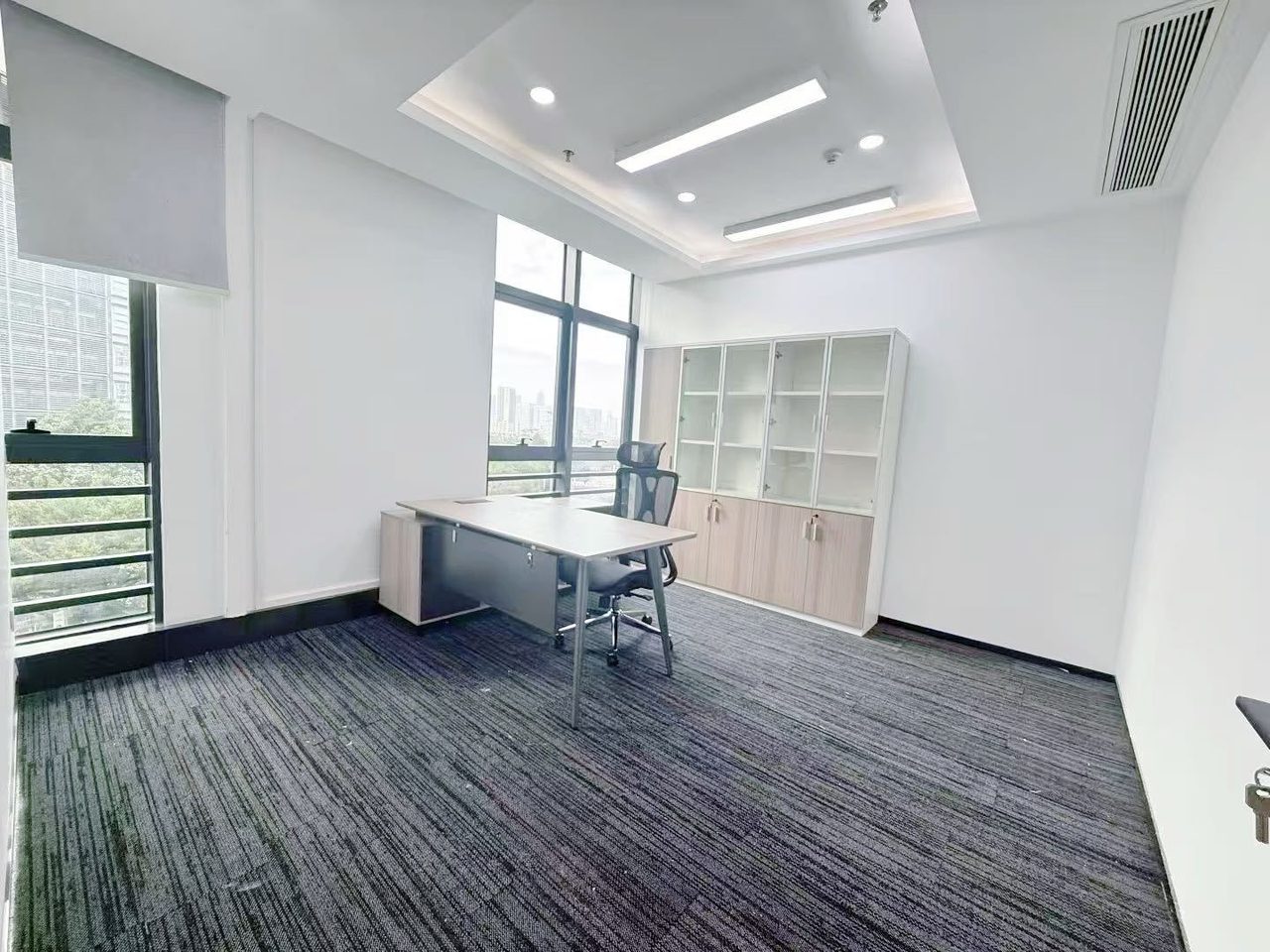 417㎡精装办公室 TCL国际E城·中层