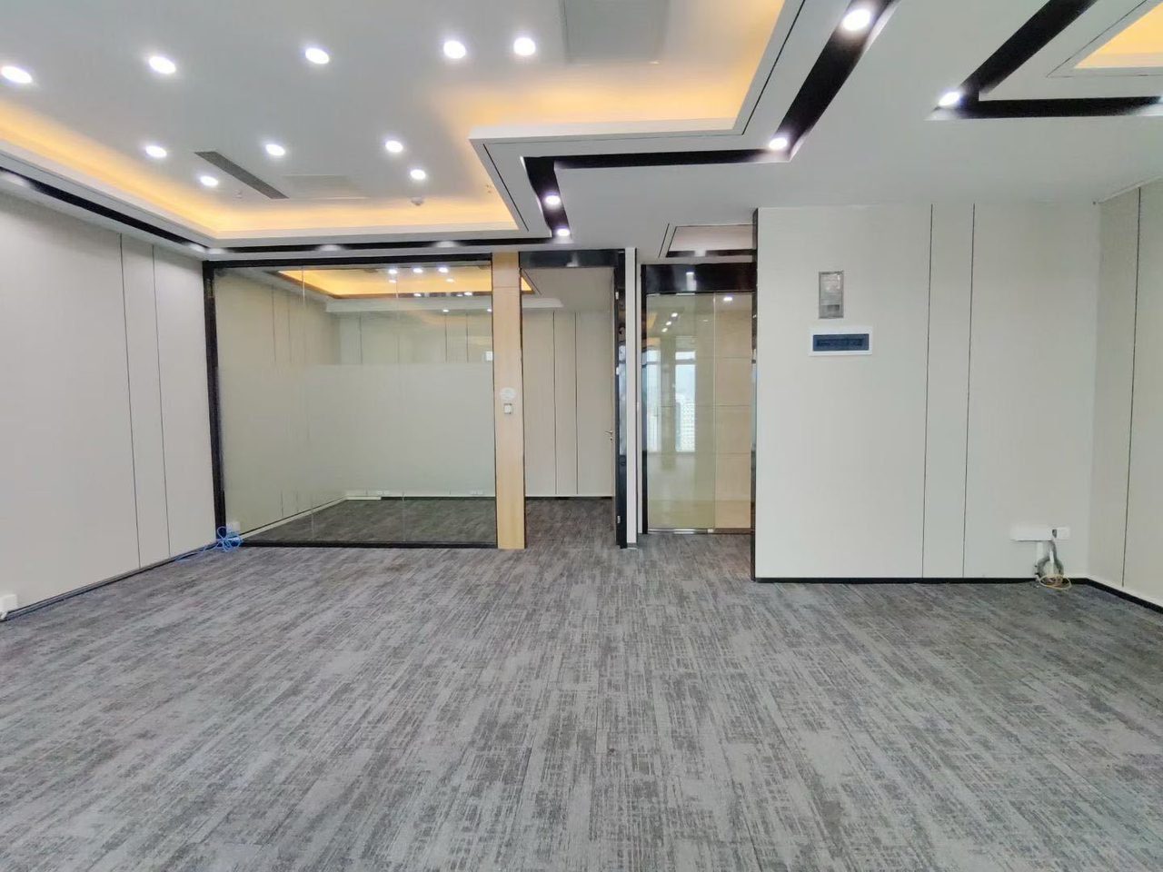 188㎡精装办公室 卓越世纪中心·近会展中心站·高层