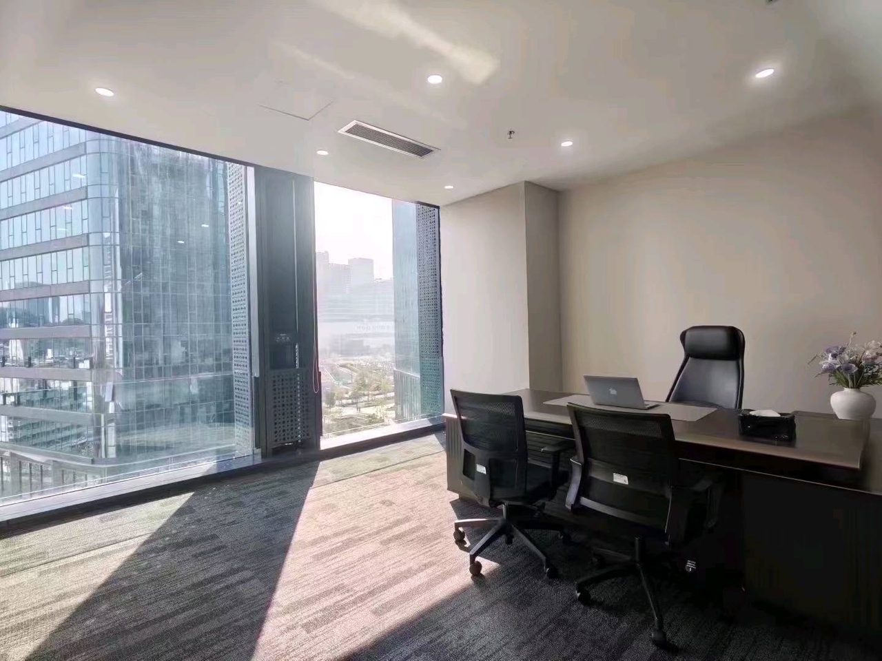 492㎡精装办公室 天珑移动大厦·近留仙洞站·中层