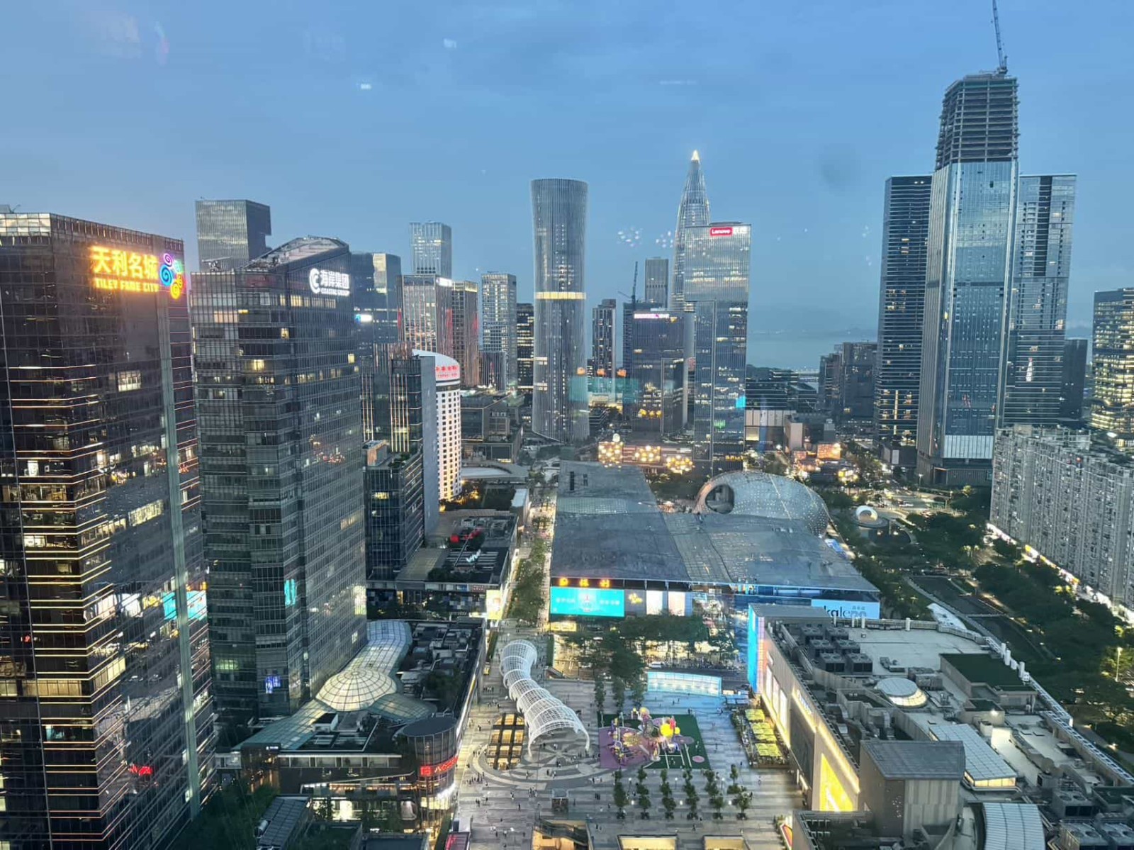 中洲控股中心1525㎡整层办公室出租