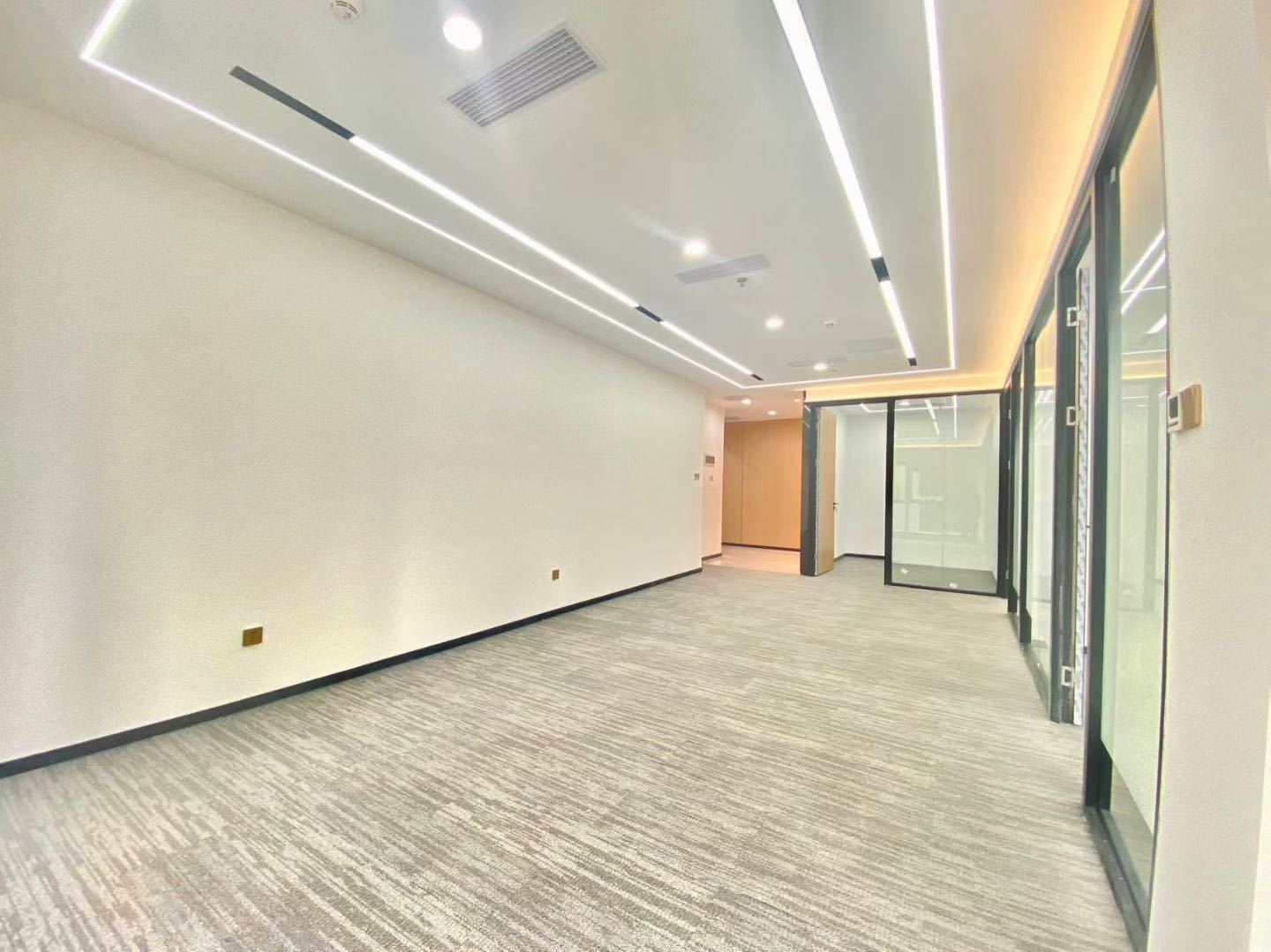 新华保险大厦 228㎡ 精装 中层办公室出租