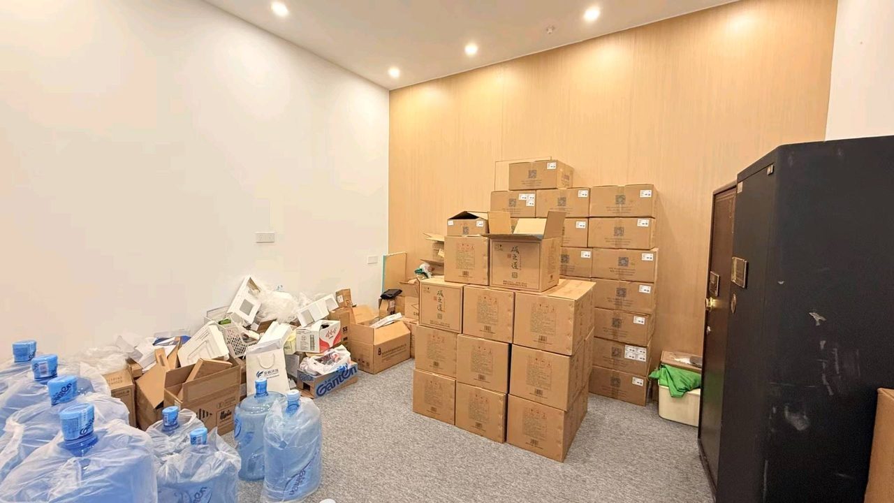 南山区南头 唐商科技大厦462㎡精装办公间中层出租