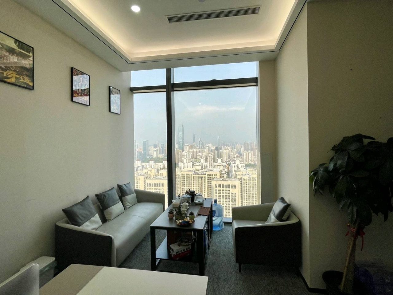 福田区福田中心区 皇庭中心487㎡精装办公间高层出租