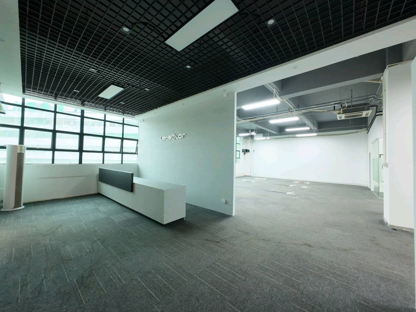 南山云谷一期 600㎡ 精装 中层办公室出租实景图