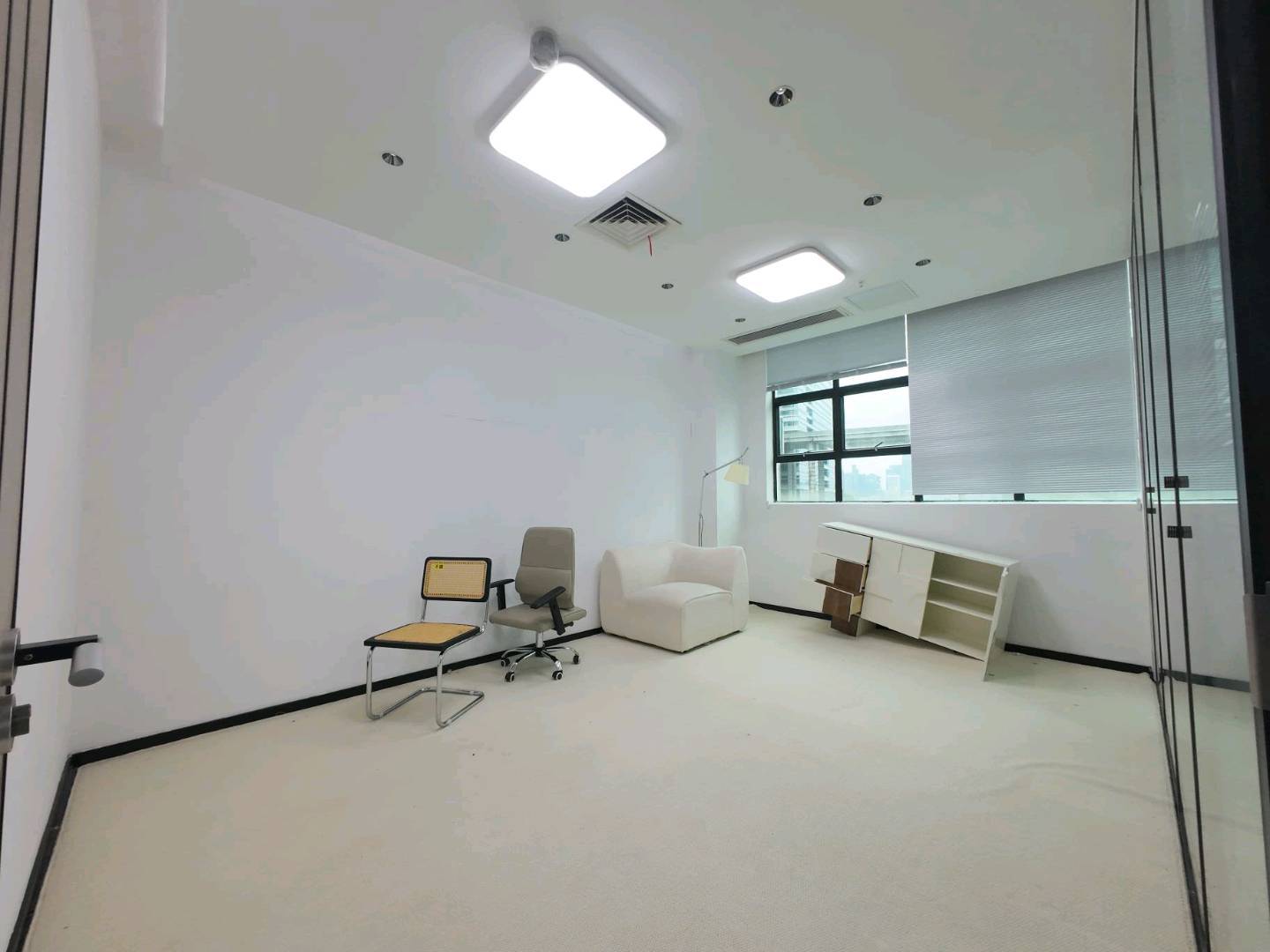 南山云谷一期 720㎡ 精装 中层办公室出租