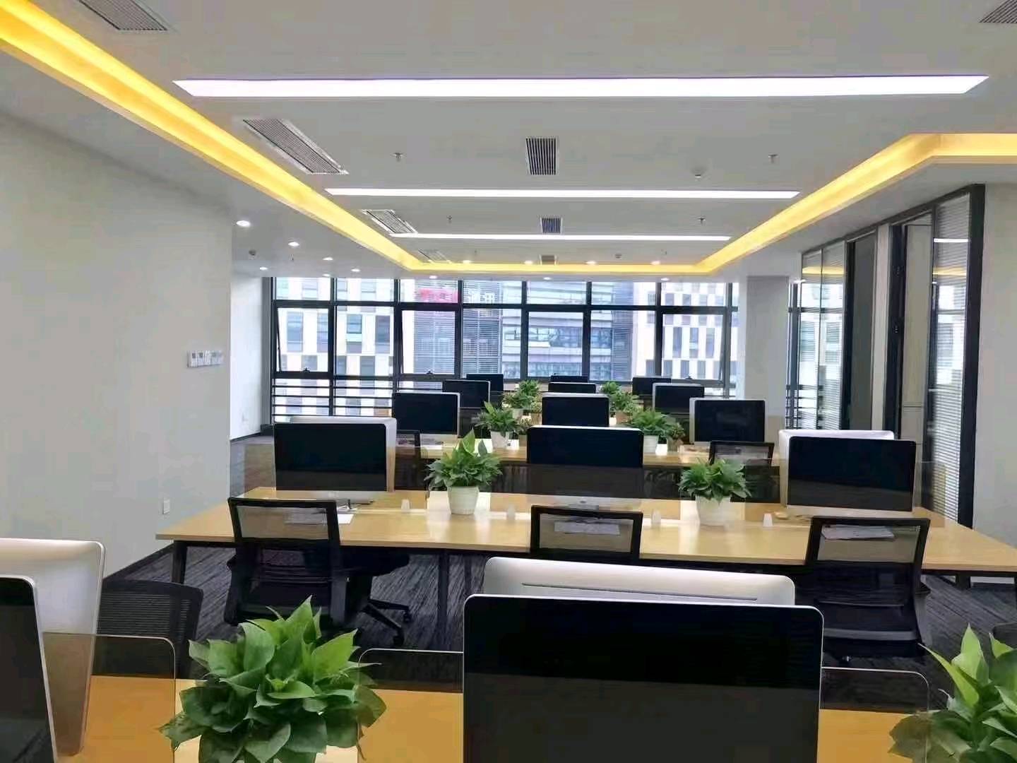 TCL国际E城 821㎡ 精装 高层办公室出租