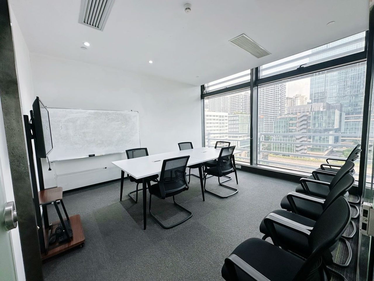深圳湾科技生态园298㎡精装办公室出租，中层南向采光好