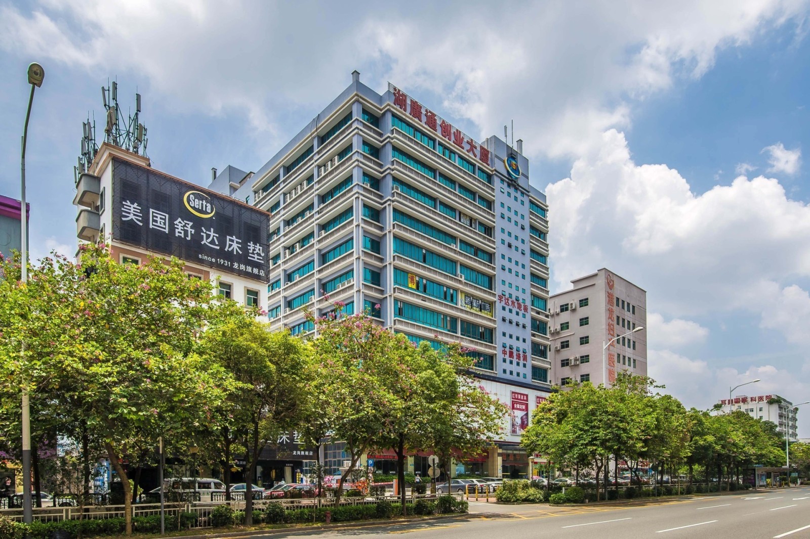 湖广通创业大厦实景图