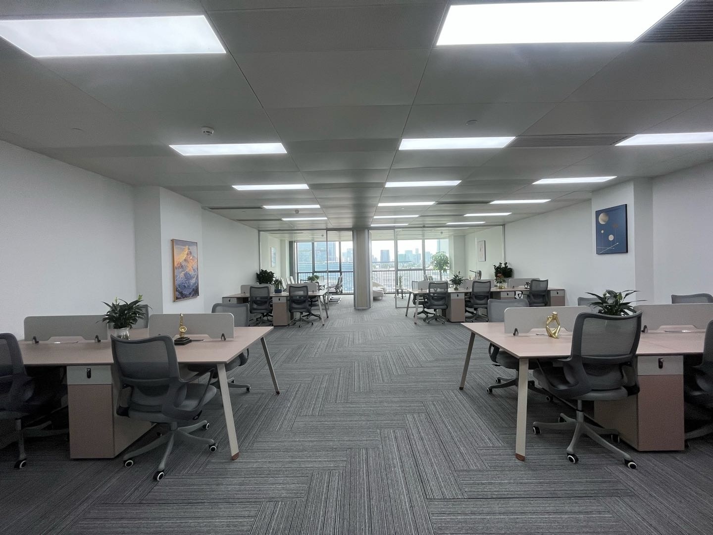 源政创业大厦 352㎡ 精装 中层办公室出租实景图