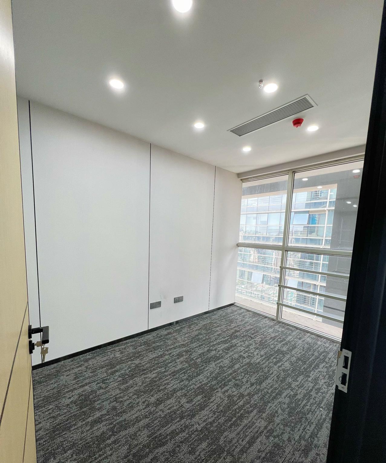 银座国际阳光高尔夫大厦-停车场 150㎡ 精装 中楼层办公室出租