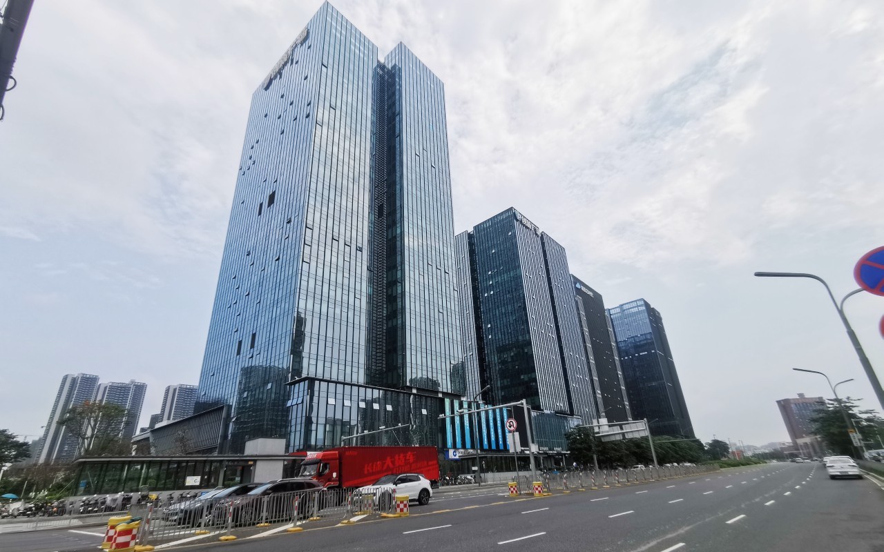 坪山创新广场实景图