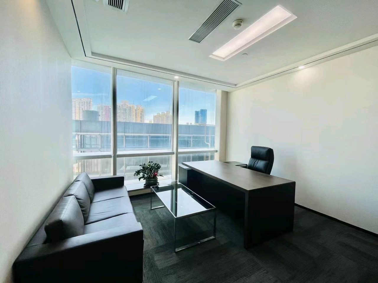 中洲控股中心写字楼256㎡精装户型·中层东南向出租