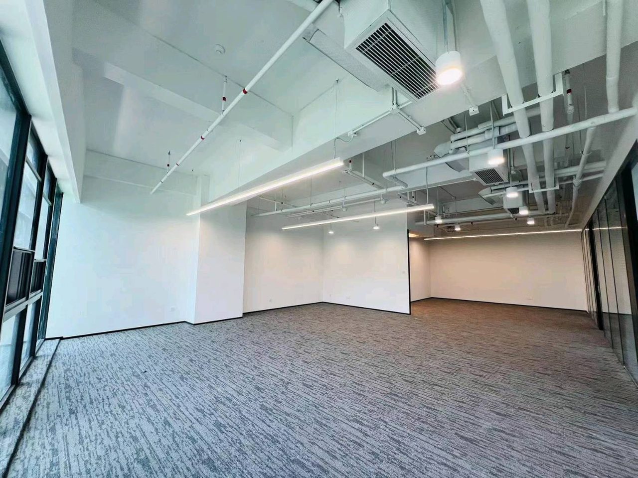 澳特科兴科学园写字楼227㎡精装户型·低层东向出租
