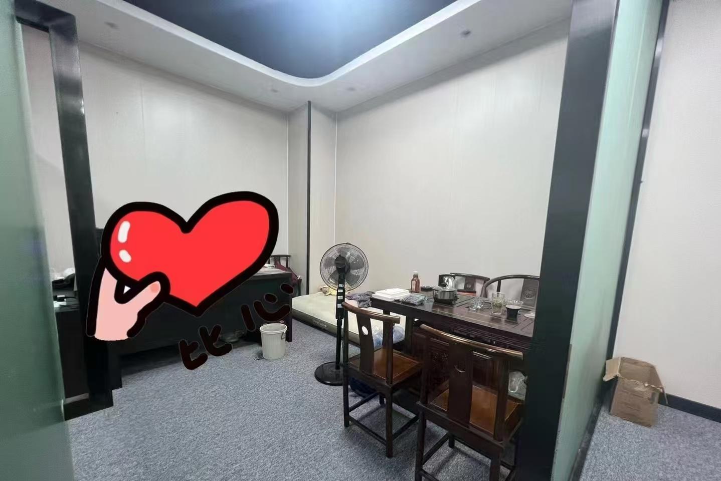 万盛创业园 182㎡ 精装 低楼层办公室出租
