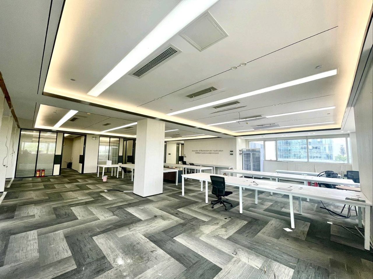 南山区科技园写字楼出租 中电照明 489㎡豪装