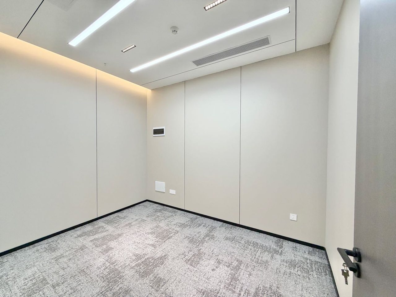 远望谷大厦写字楼164㎡精装户型·低层北向出租