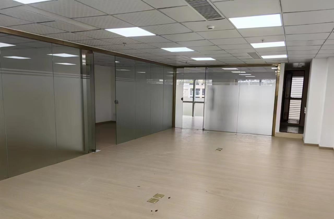 龙光世纪大厦 350㎡ 精装 低楼层办公室出租