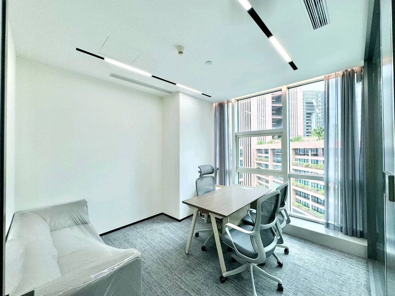 南山区科技园 方大大厦120㎡精装办公间中层出租实景图