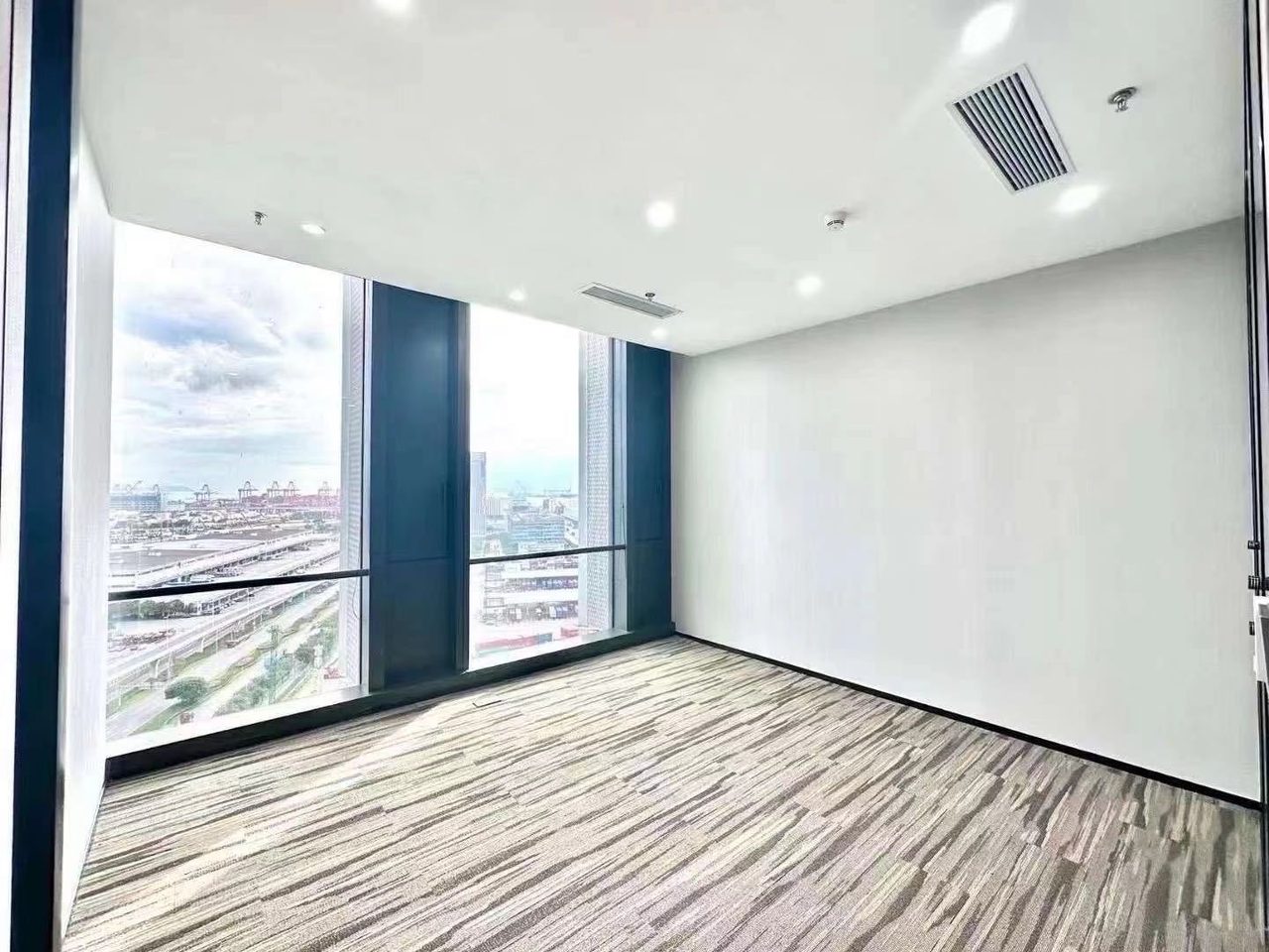 137㎡精装办公室 前海君豪中心(招商前海国际中心)·近铁路公园站·高层