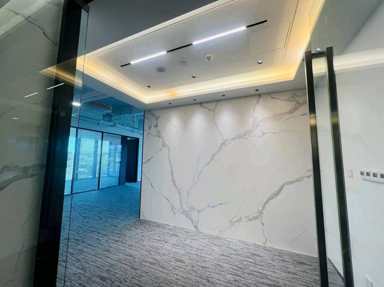 澳特科兴科学园写字楼227㎡精装户型·低层东向出租