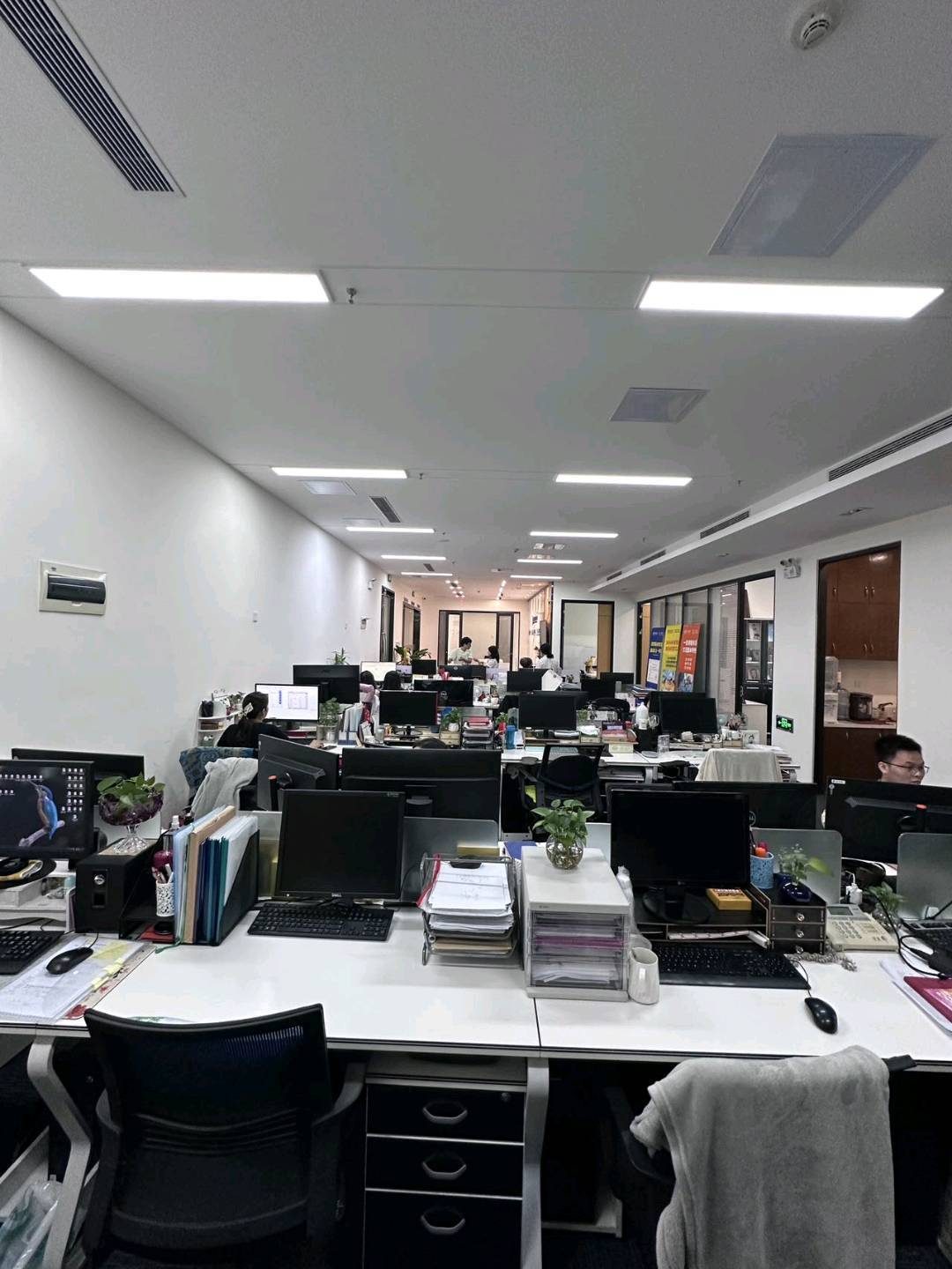 606㎡豪装办公室 香江金融中心·近铁路公园站·中层