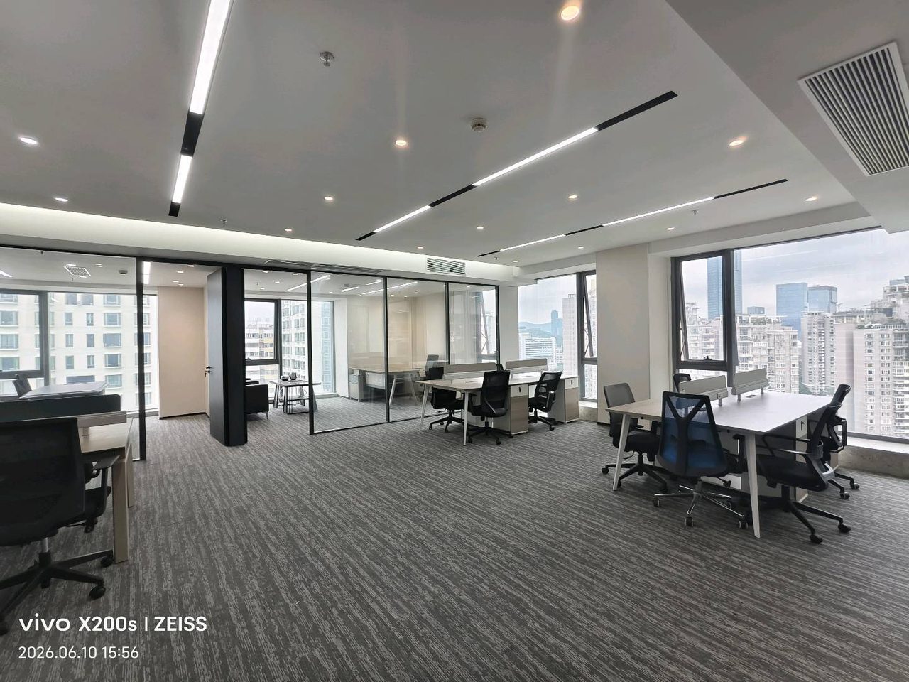 福田区莲花 英龙商务中心255㎡精装办公间高层出租实景图
