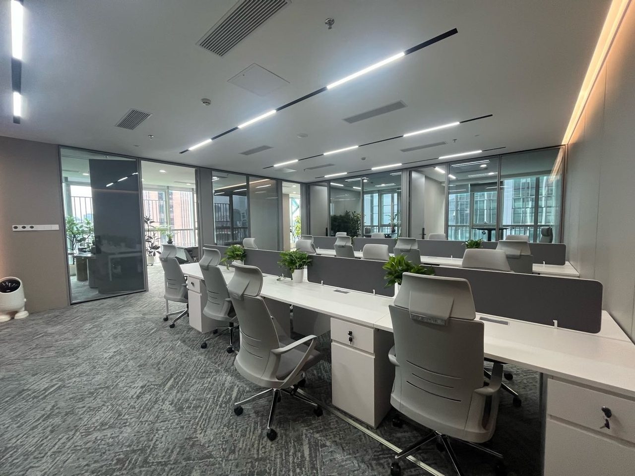 南山区科技园 先健科技大厦300㎡豪装办公间高层出租
