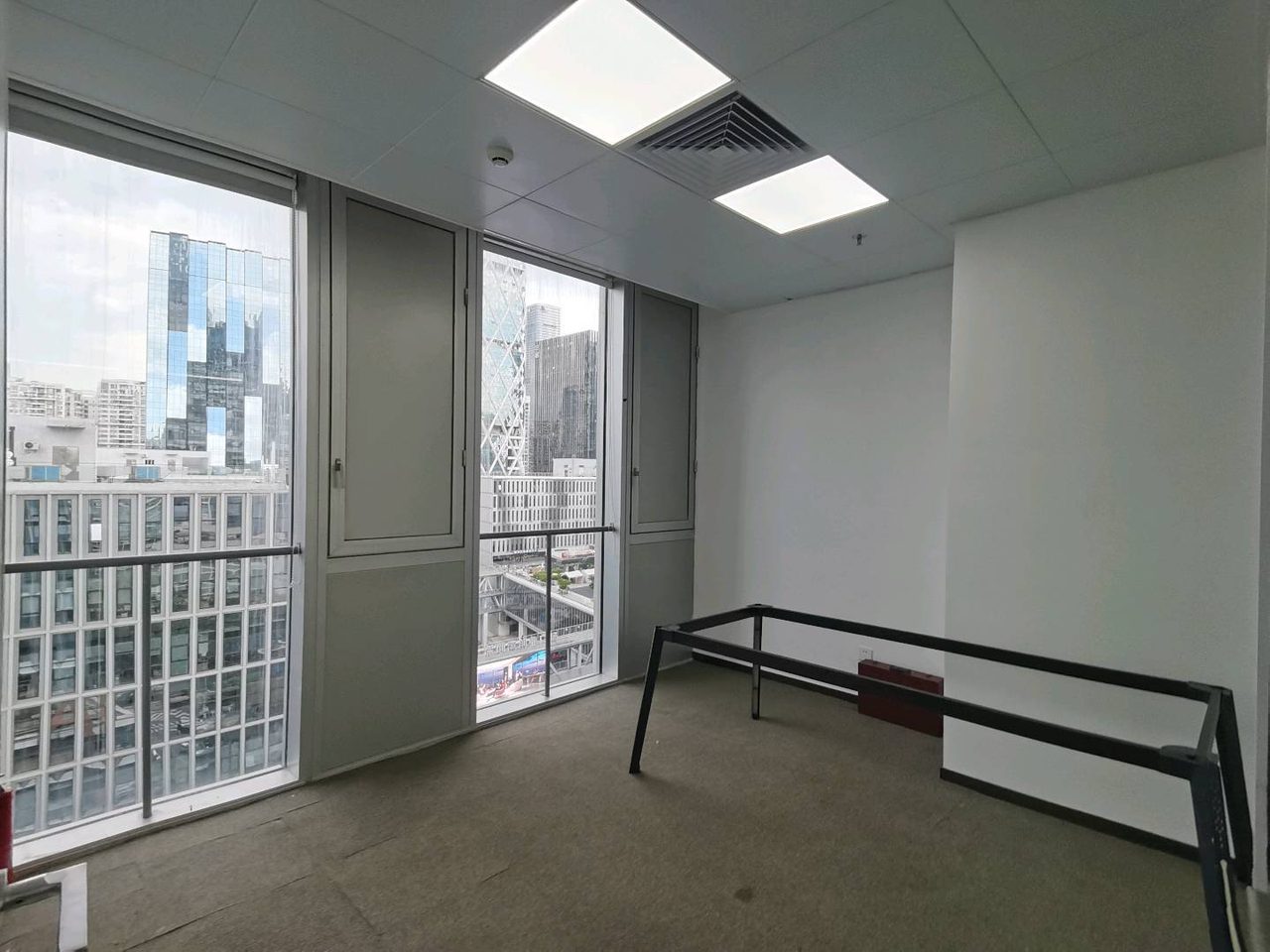 南山区科技园 深圳市软件产业基地265㎡精装办公间低层出租
