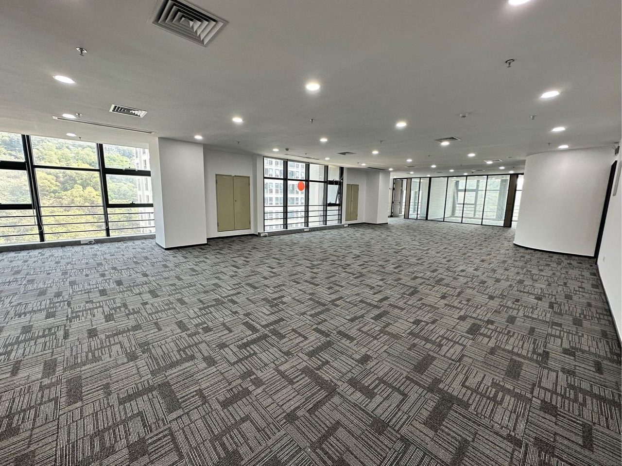宝安区西乡写字楼出租 奋成智谷大厦 610㎡精装