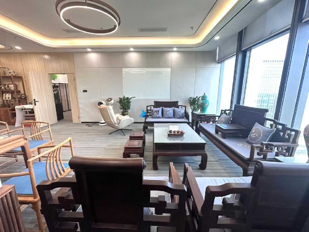 【卓越前海壹号672㎡办公室出租】5+1格局|30人大厅|高区电梯口实景图