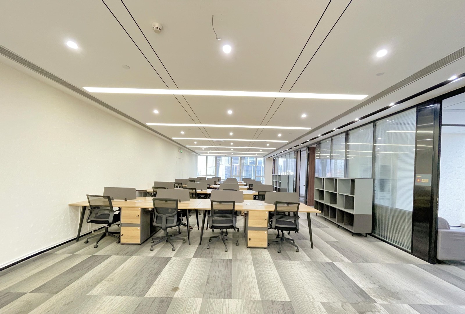 深圳北航大厦 825㎡ 精装 中楼层办公室出租