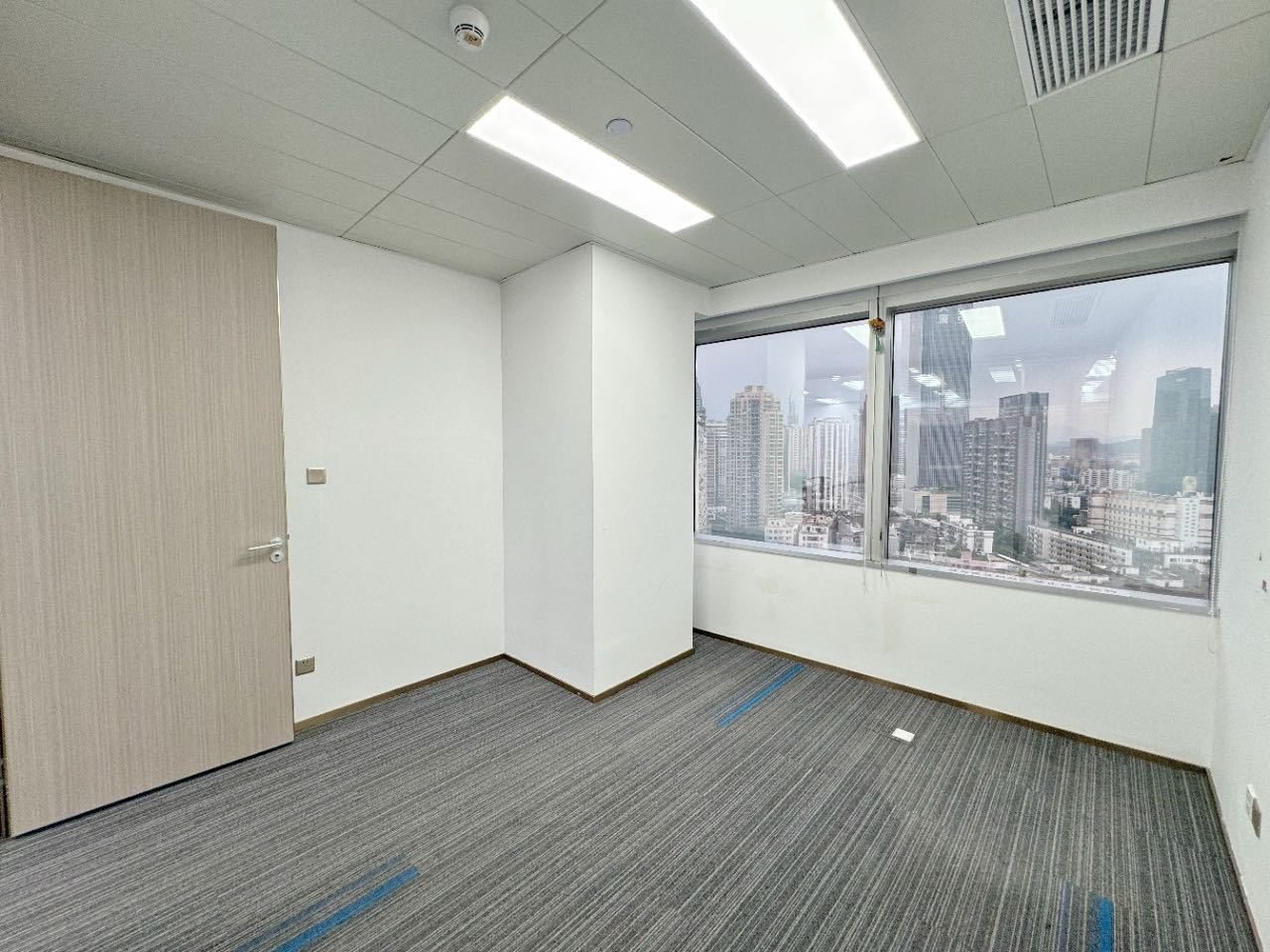 福田区南园写字楼出租 中信大厦 260.96㎡精装