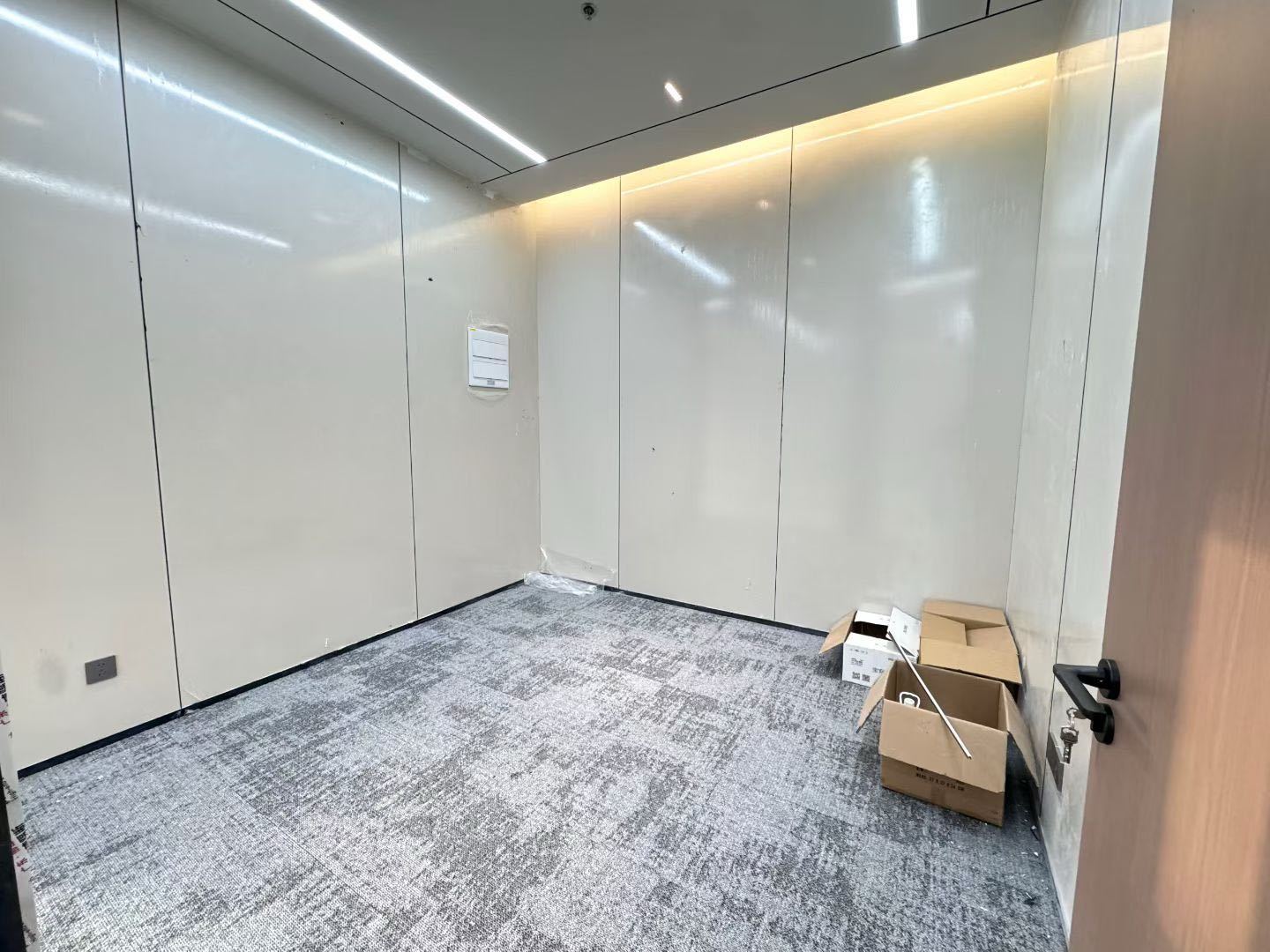 皇庭中心 248㎡ 精装 高层办公室出租