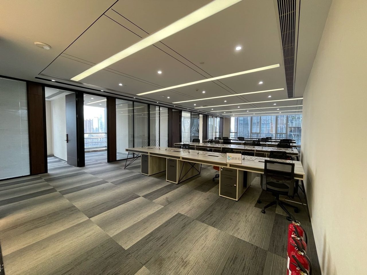 赛西科技大厦372㎡精装办公室出租，高层东北向采光好