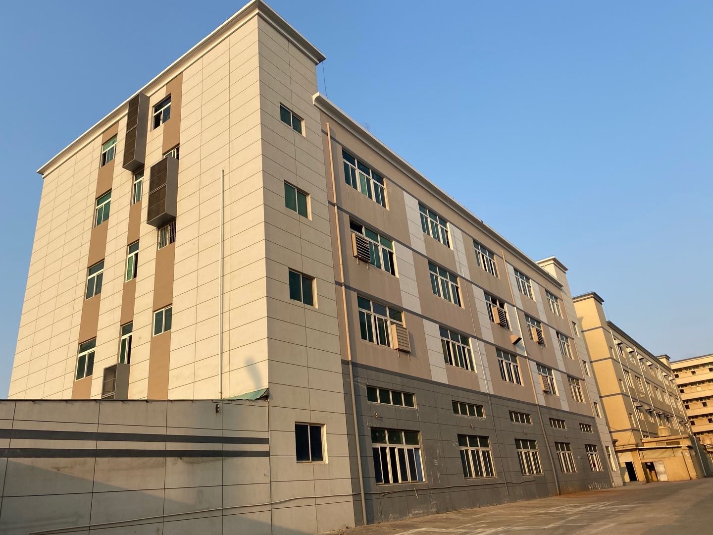 亿欧国际科技园实景图