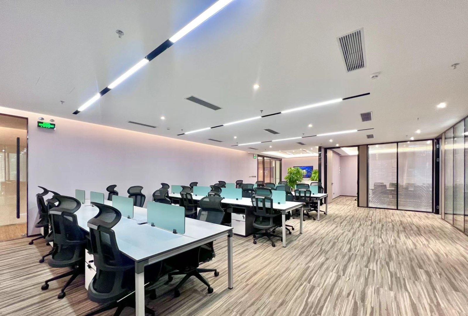 卓越前海壹号Tower2 235㎡ 精装 中楼层办公室出租