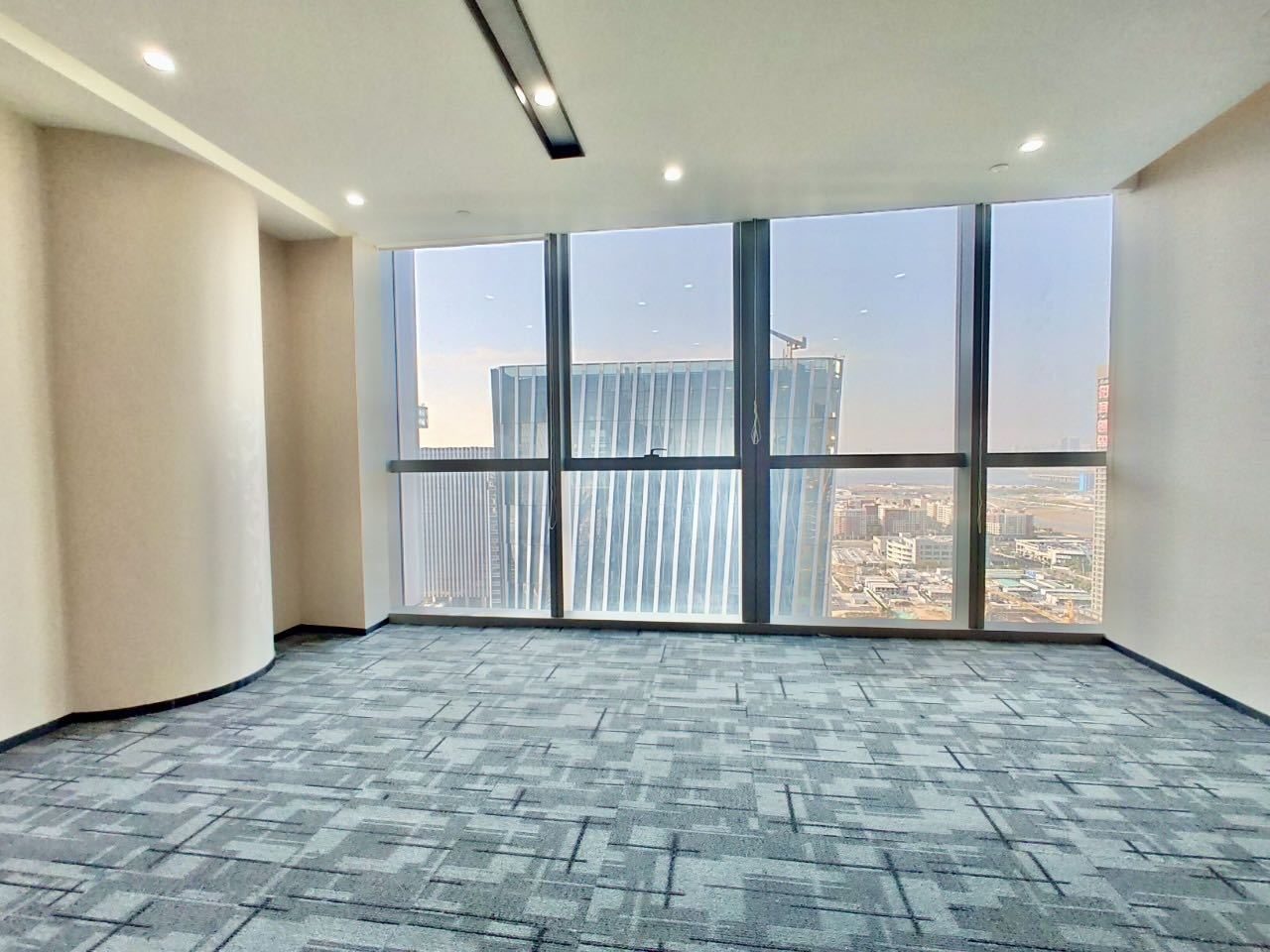香江金融中心写字楼728㎡精装户型·高层东南向出租