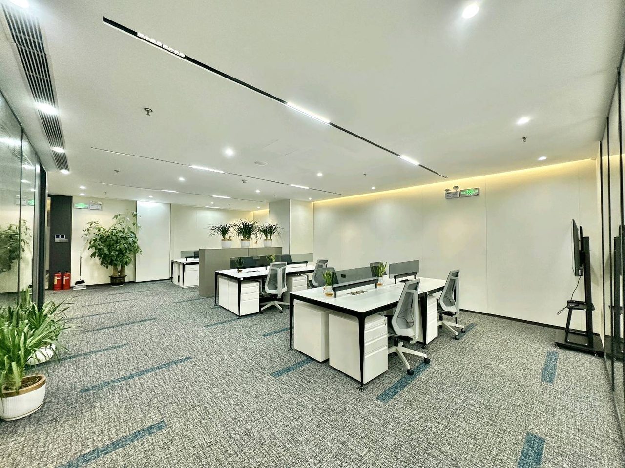 348㎡精装办公室 豪威科技大厦·近高新南站·中层