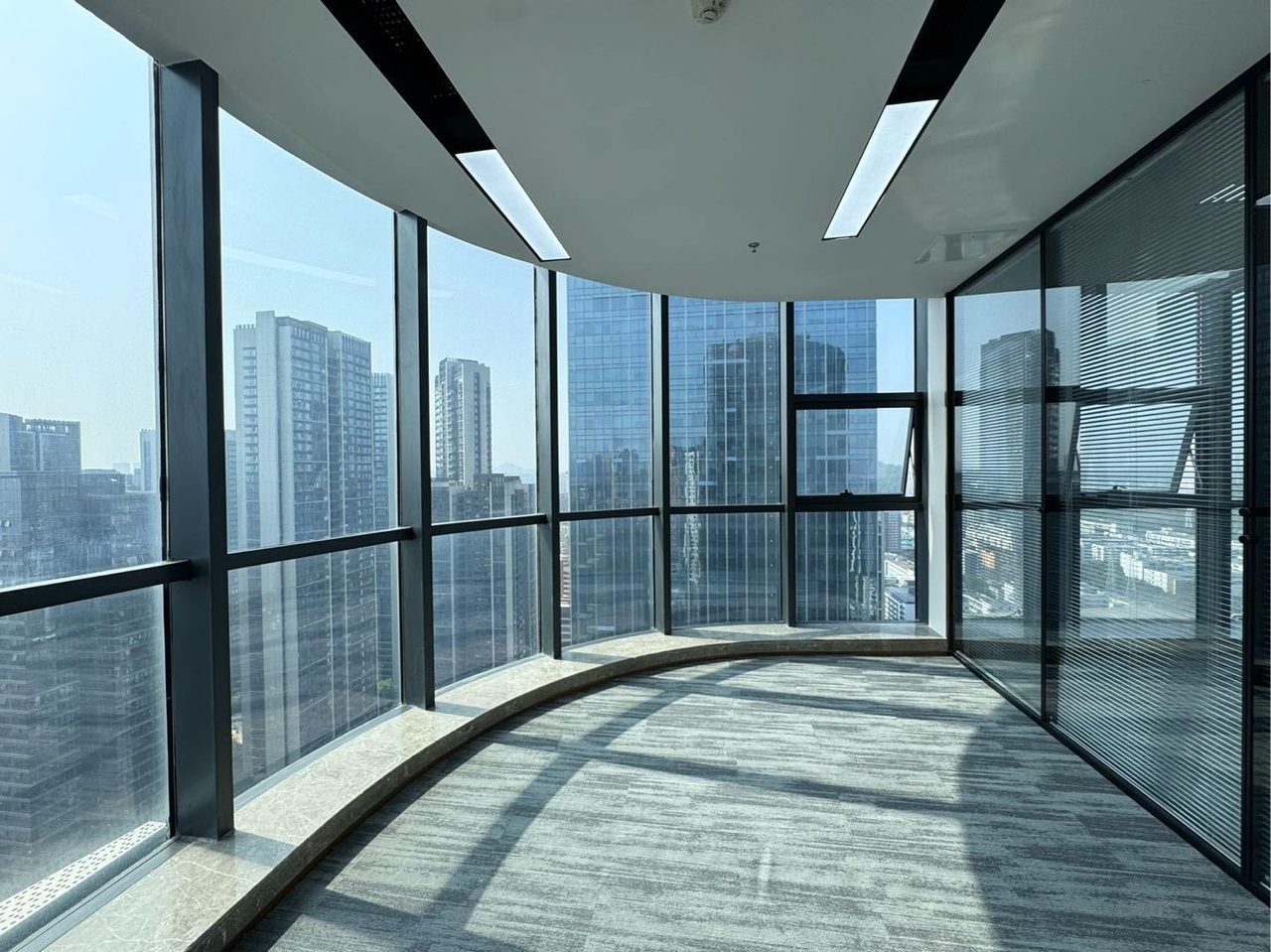 勤诚达大厦263㎡精装办公室出租,高层东北向采光好