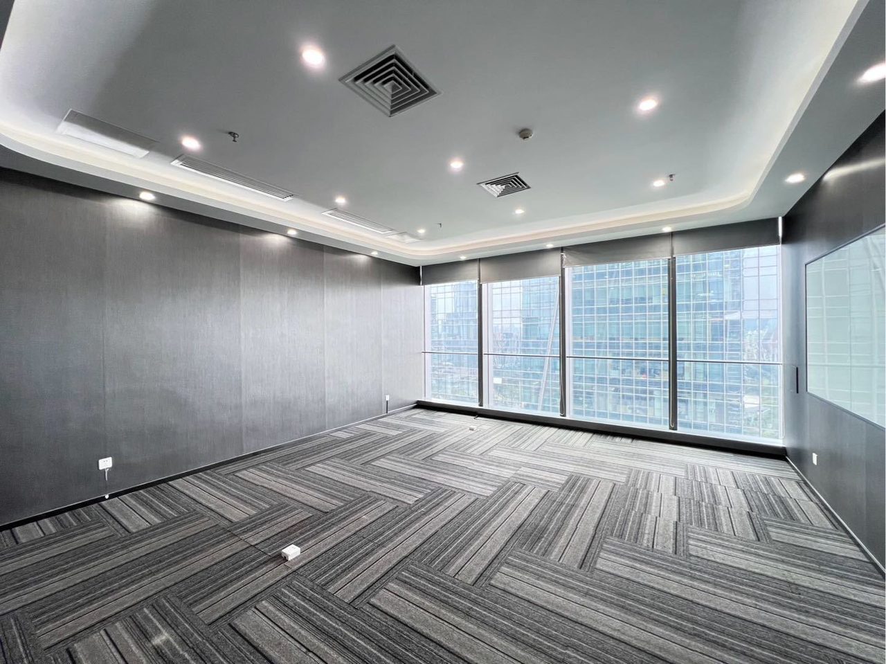 331㎡精装办公室 前海人寿金融中心·近宝安站·高层实景图