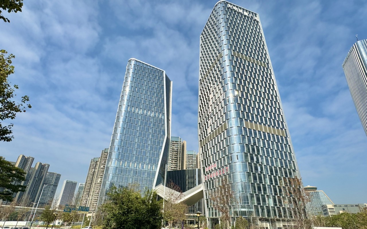 光明凤凰广场实景图