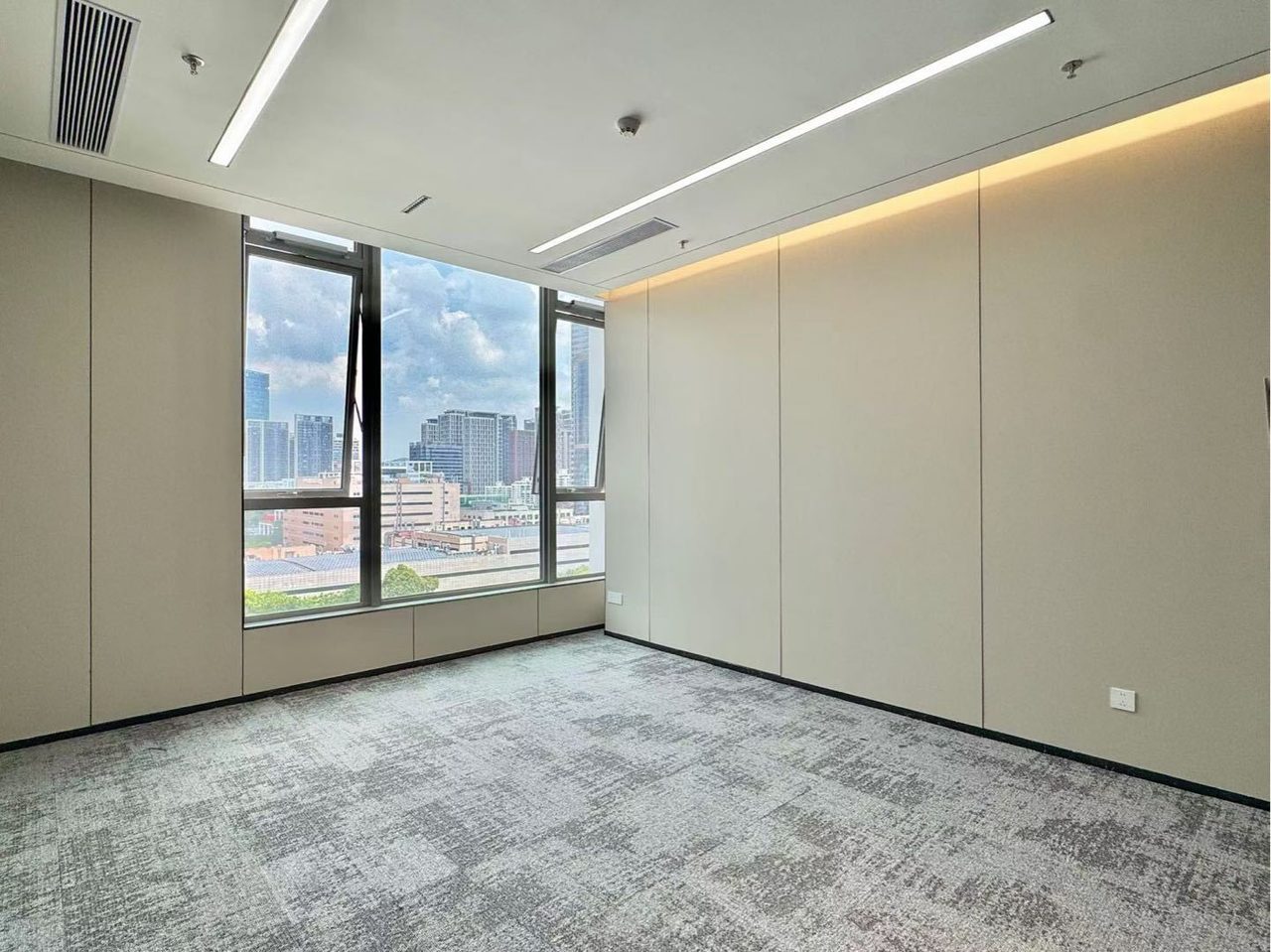 南山区科技园 远望谷大厦143㎡精装办公间低层出租